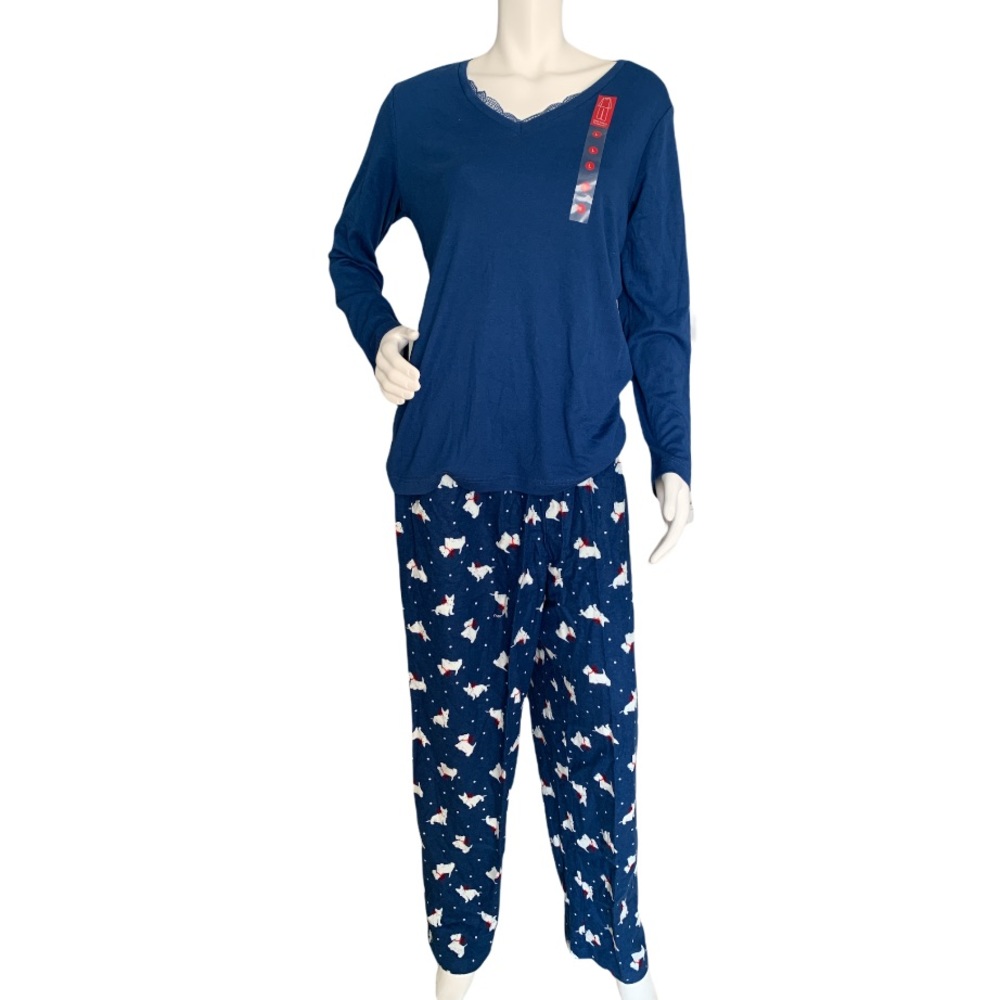 NWT Women 2 Piece Christmas Pajama Set